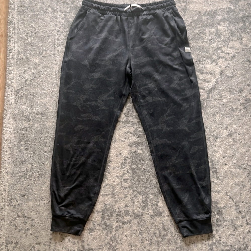Vuori Camo Joggers Size S